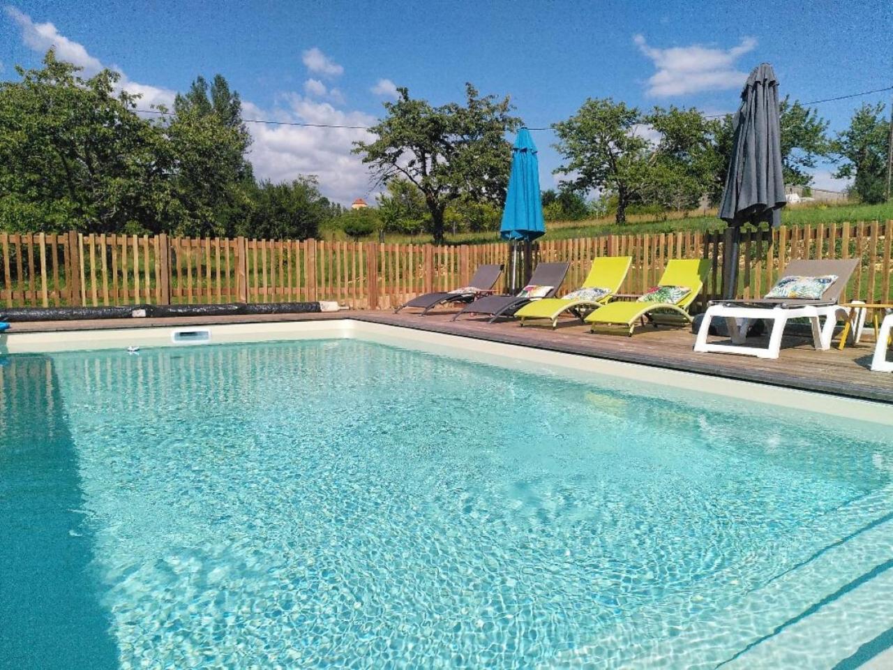 Le Jardin De Lyno Villa Belves Exterior photo